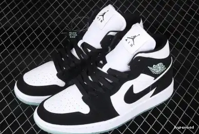 Hyperoad TINT AIR BLACK (GS) TEAL JORDAN 1 MID WHITE 0426